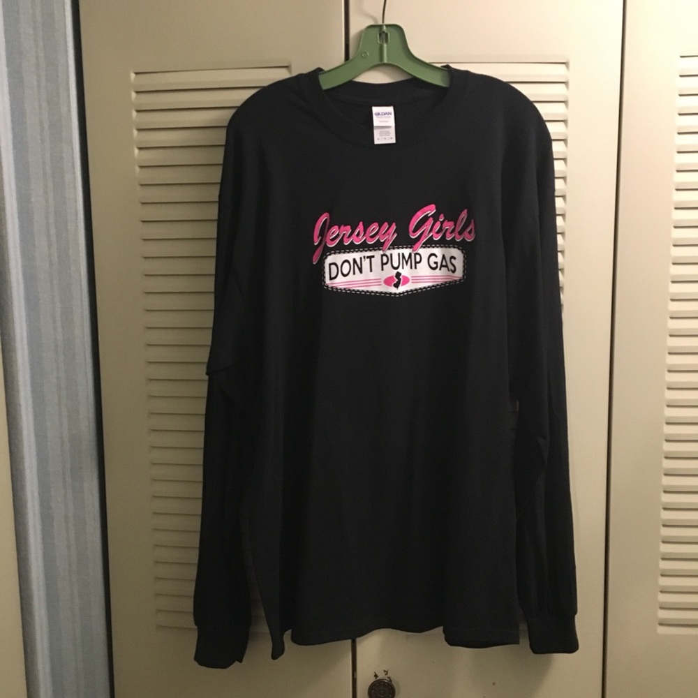 Gildan Black Long-Sleeve Never Worn T-shirt